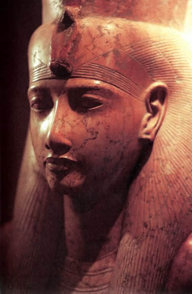 Скульптурное изображение богини Мут. XVIII династия. Луксор, Музей египетского искусства