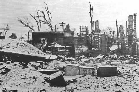 Разрушенный фашистами железнодорожный узел станции Россошь. Январь 1943 г.