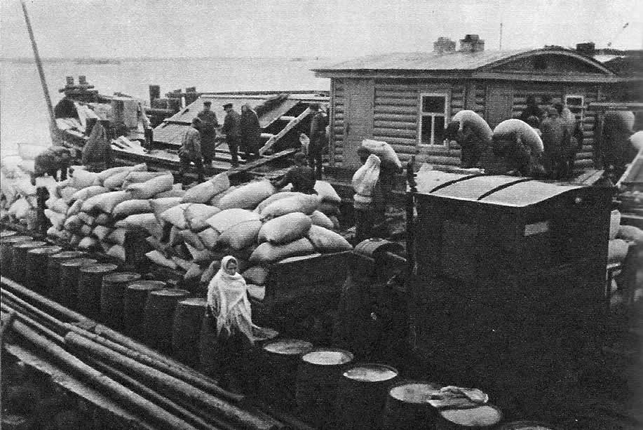 Доставка продовольствия в осажденный Ленинград. 1942 г.