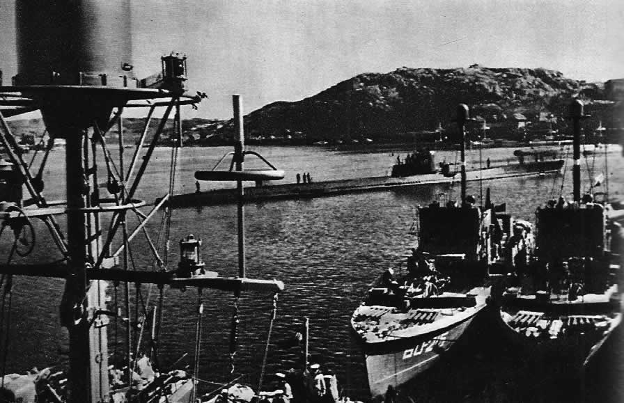 На базе кораблей Северного флота. 1942 г.