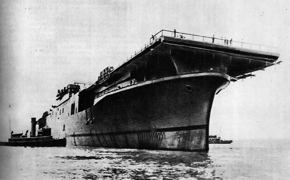 Авианосец типа «Эссекс», построенный на восточном побережье Тихого океана. США, 1942 г.