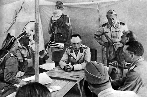 Роммель с группой немецких и итальянских офицеров