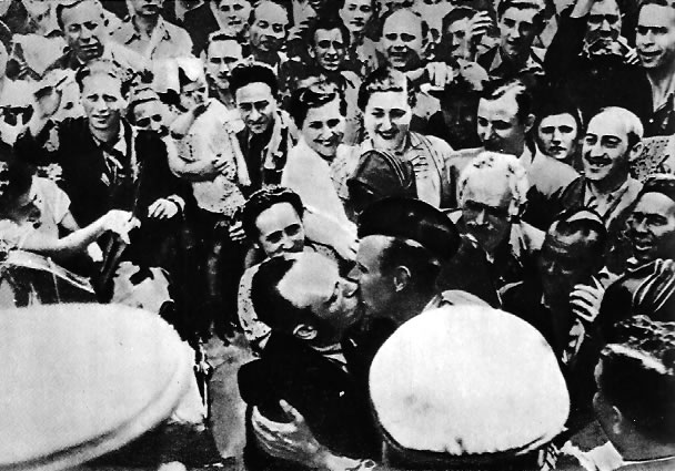 Встреча советских воинов в Кишиневе. Июнь 1940 г