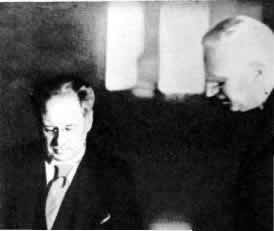 В. П. Потемкин подписывает торговый договор СССР с Италией. 1929 г.