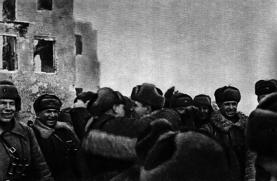 Воины 21-й и 62-й армий встретились в Сталинграде. 26 января 1943 г.