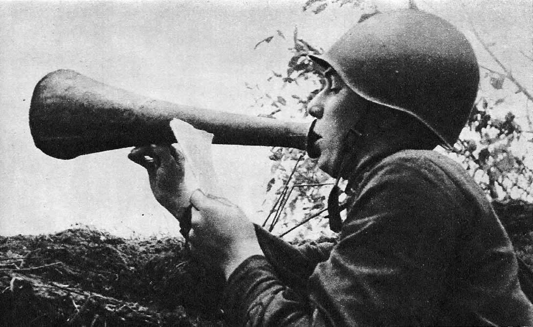 Очередная передача для немецких солдат. Северный Кавказ, 1942 г.