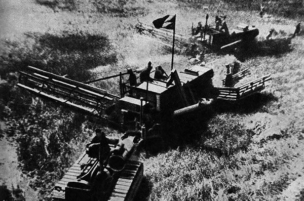 21 июня 1941 г. Советские люди вдохновенно трудились на стройках, предприятиях и колхозных полях