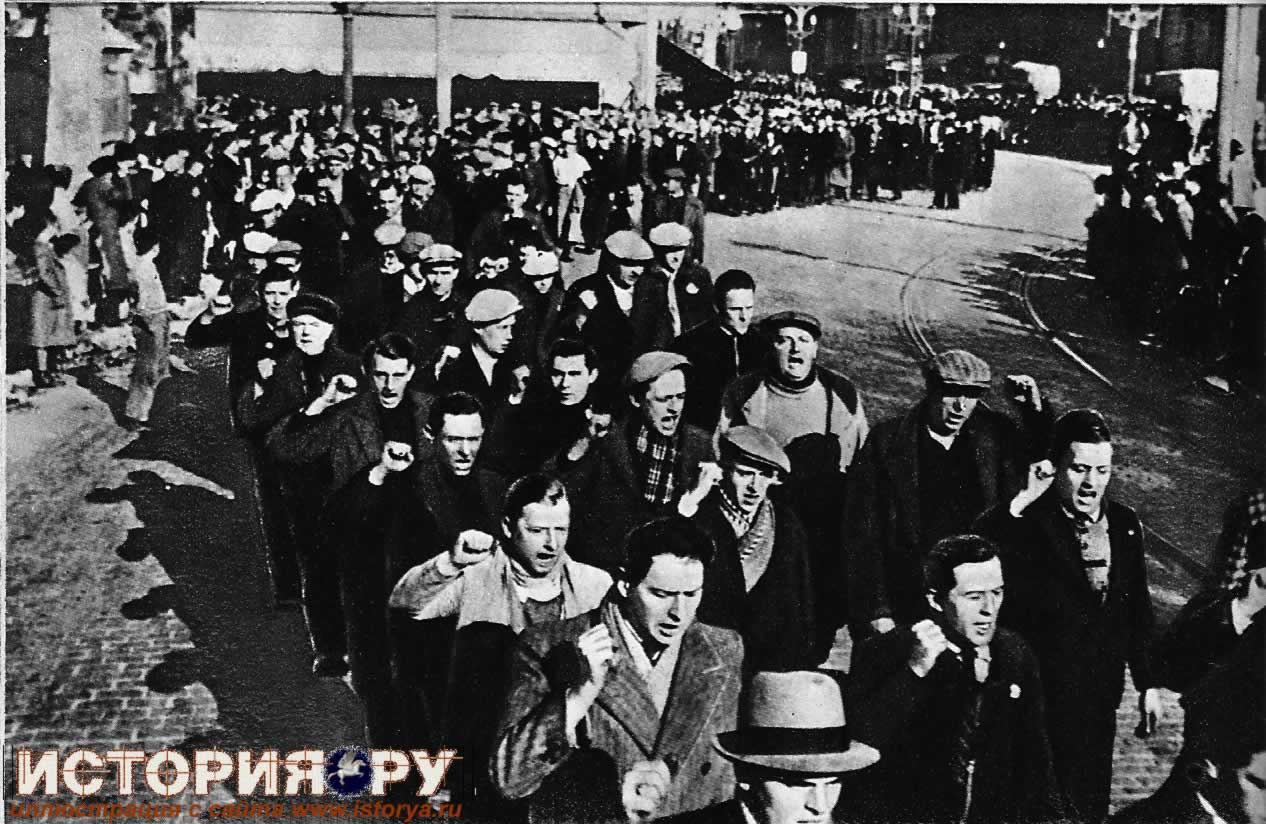 Немецкие, английские и французские добровольцы, прибывшие в Испанию для вступления в интернациональные бригады. Барселона. 1936 г.
